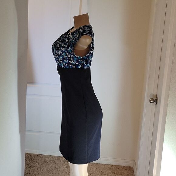 LONDON TIME TWO TONE MULTICOLOR SLEEVELESS ROUNDNECK LINE DRESS - Picture 8 of 13